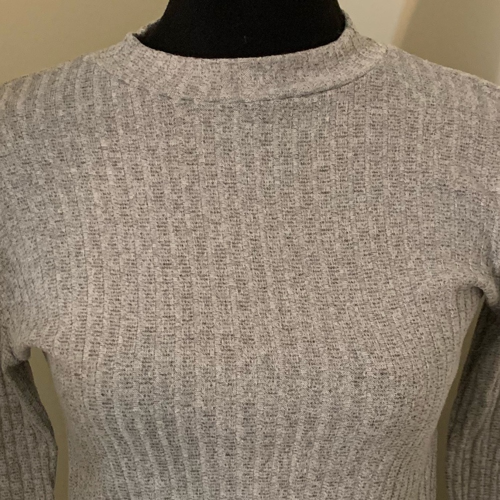 S/M Olivia Rae Grey Pleated Sweater Long Sleeve